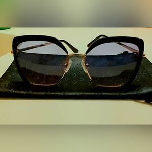 Guess Rose Gold Sunglass's, High Polish Metals,Butterfly Square, Ombre Blue